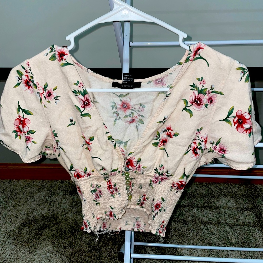 Floral summer short sleeve crop top size medium. Corset look